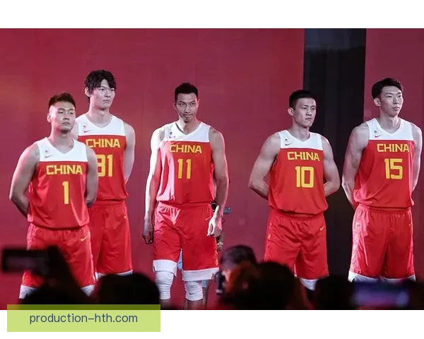 中国男篮再创佳绩 力克强敌晋级世界杯八强 全队展现拼搏精神