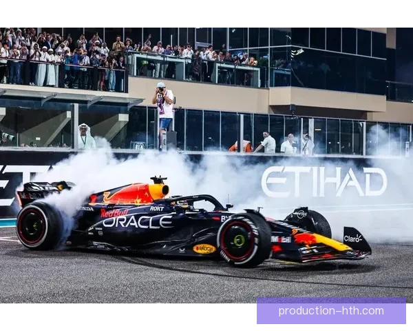 梅赛德斯与红牛新赛季争锋，F1冠军争夺战升级